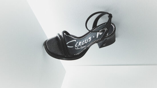 Cny Sp1 25 Still Life Holly Black Partyboa Holly Black Partyboa Cnyrtw Sunglasses 413