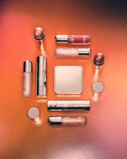 Kjc Cosmic 2 0 Makeup 25 Group 01 Carton Background Cp 090 Hero