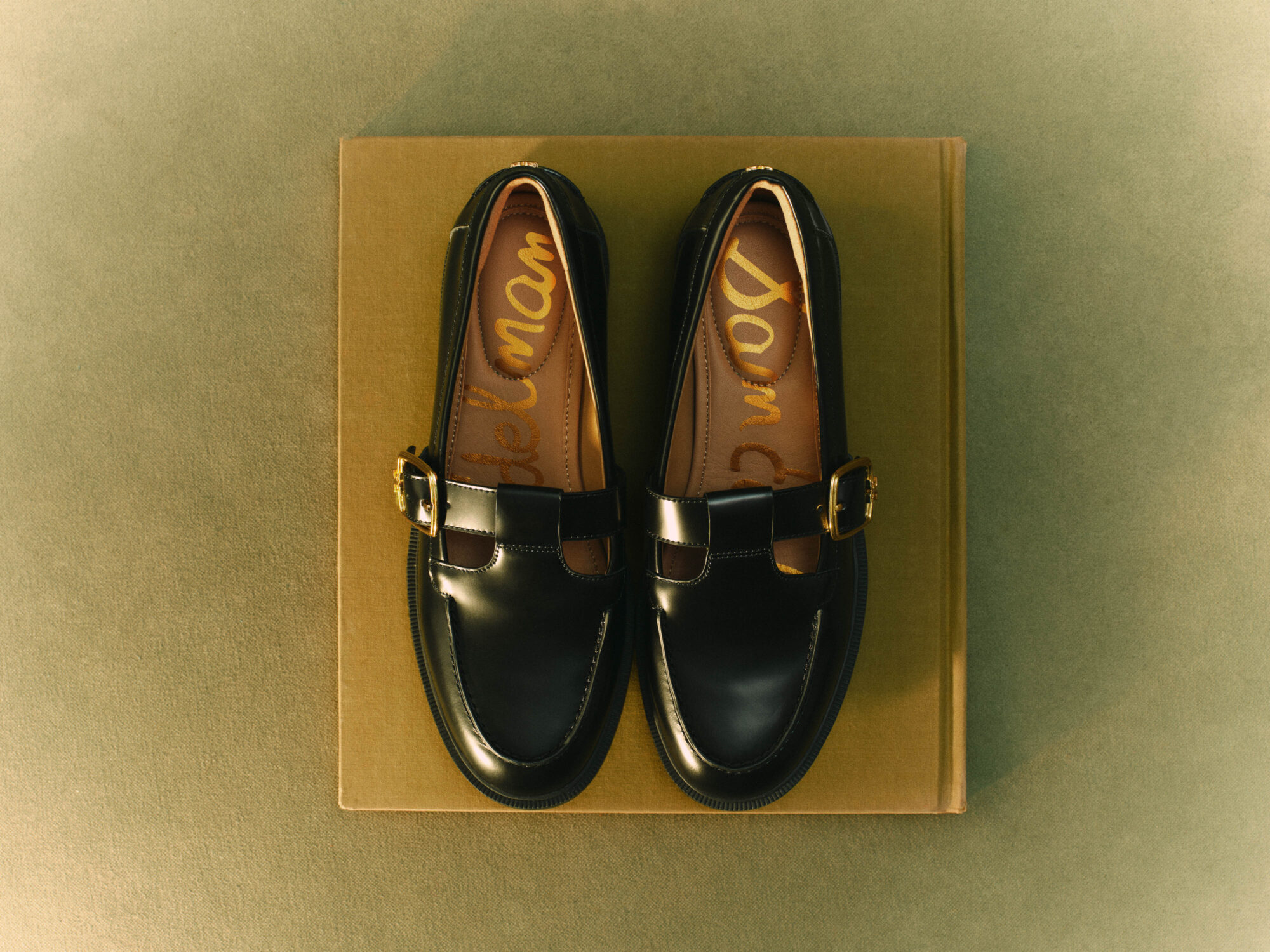 Se F24 1 Still Life Elaina Black 0866