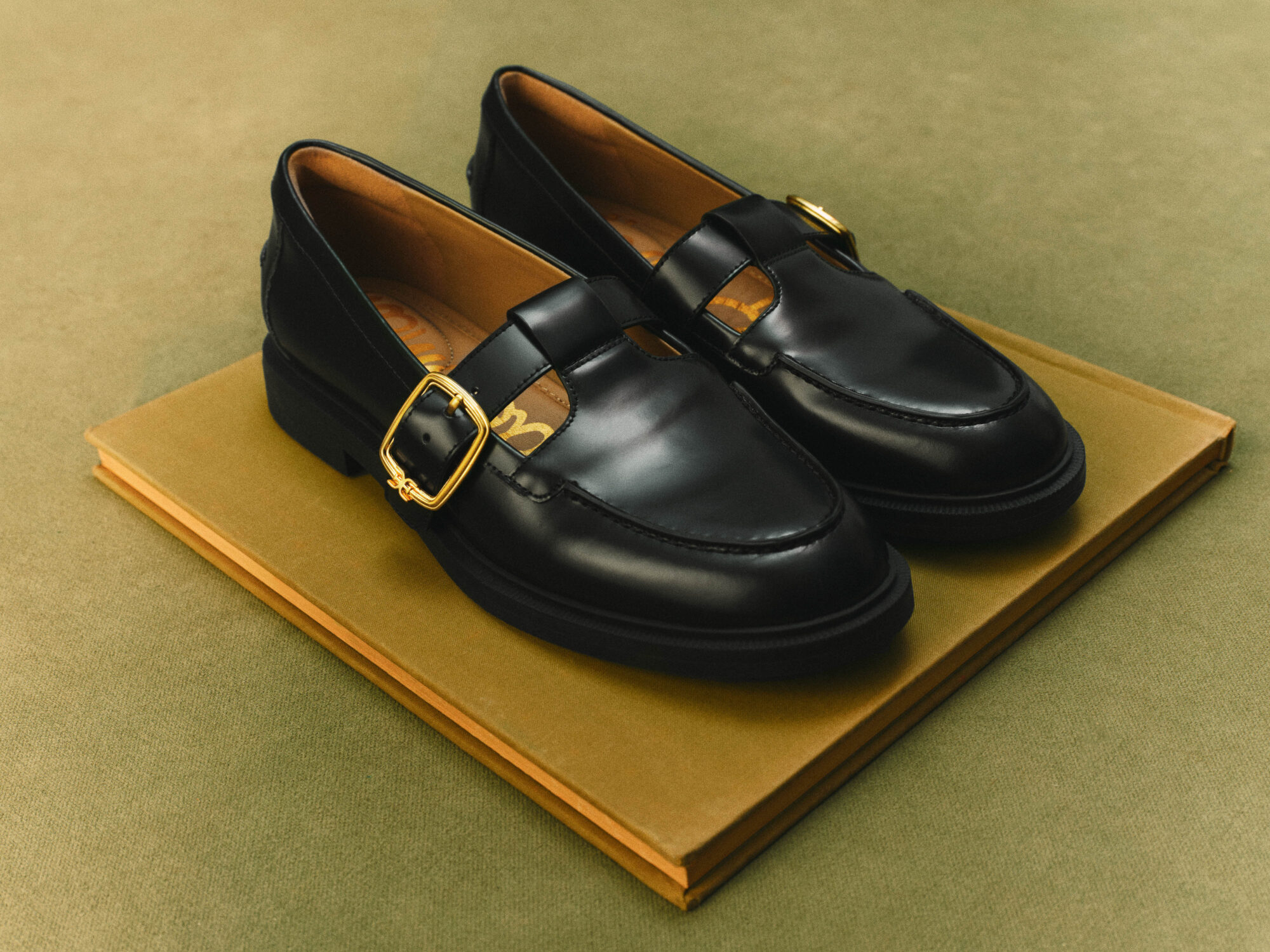 Se F24 1 Still Life Elaina Black 0868