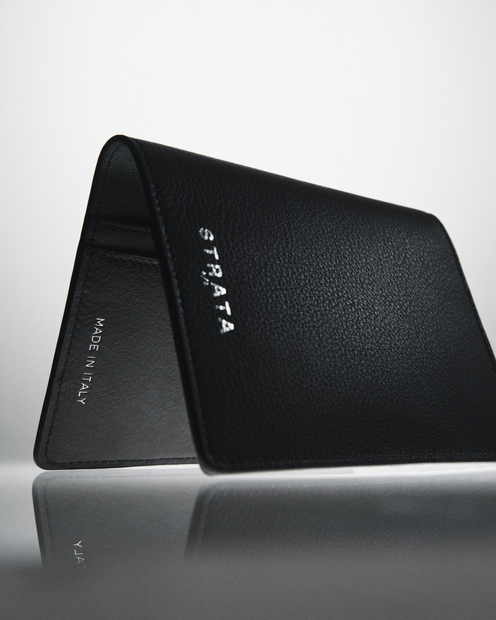 Strata Creative Travel Sleeve Black 044