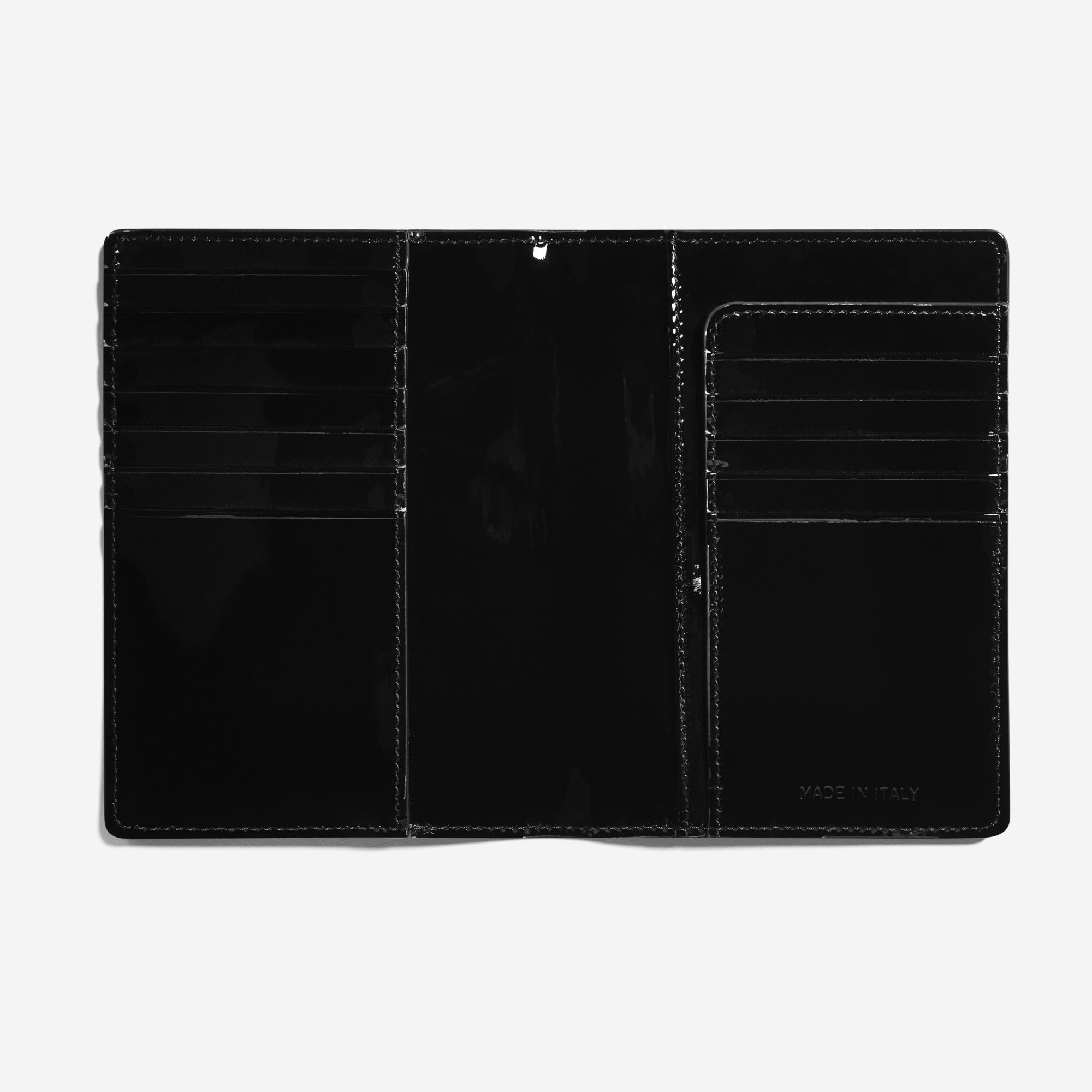 Strata Flat Travel Sleeve Patent Black 109 Inside